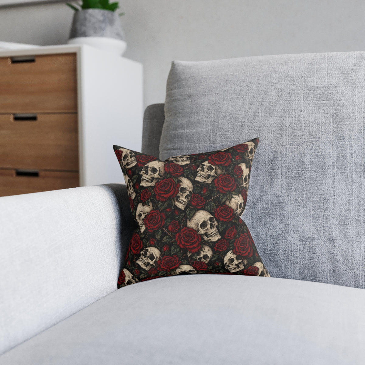 Skulls & Roses Square Pillow Black