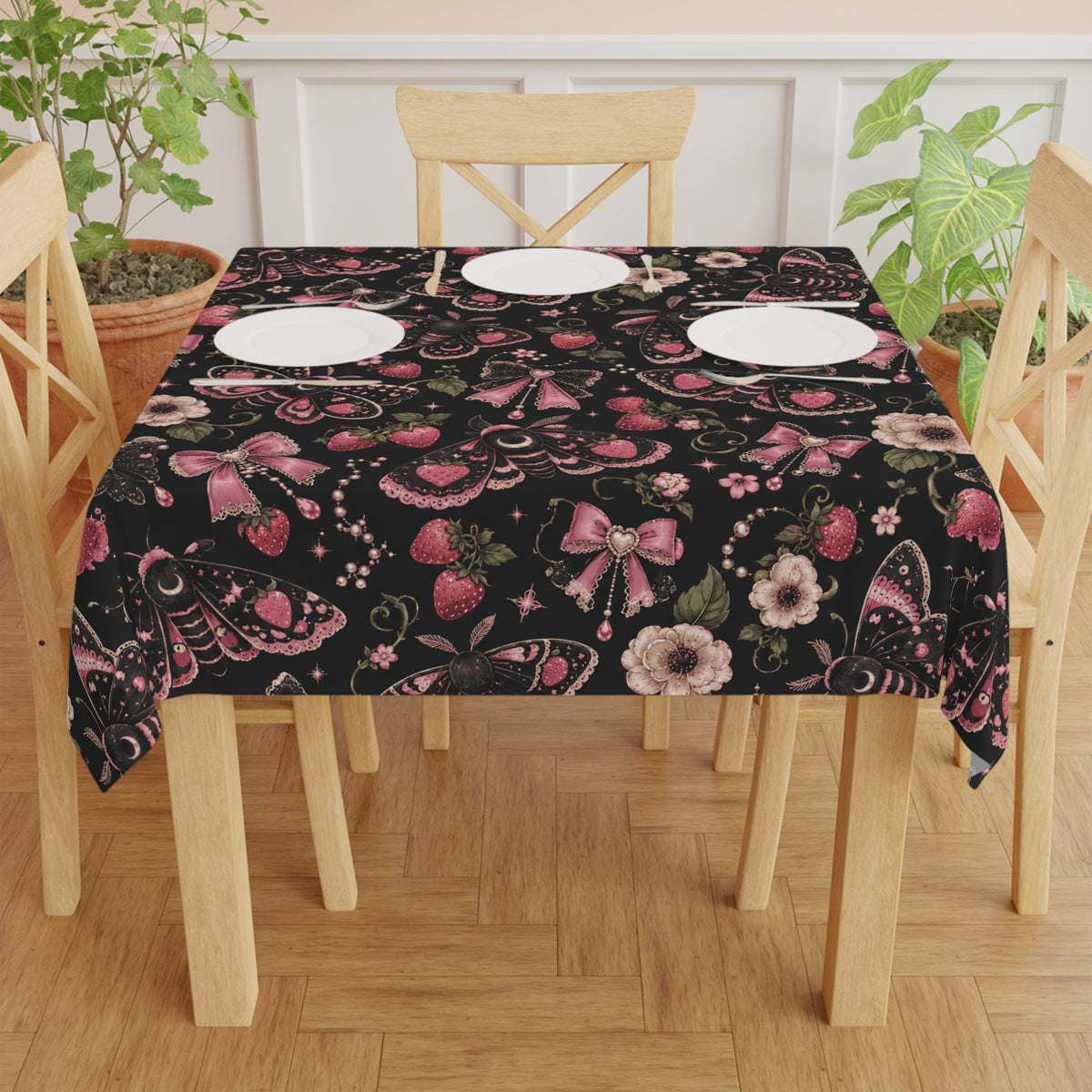 Mothy Garden Tablecloth Black